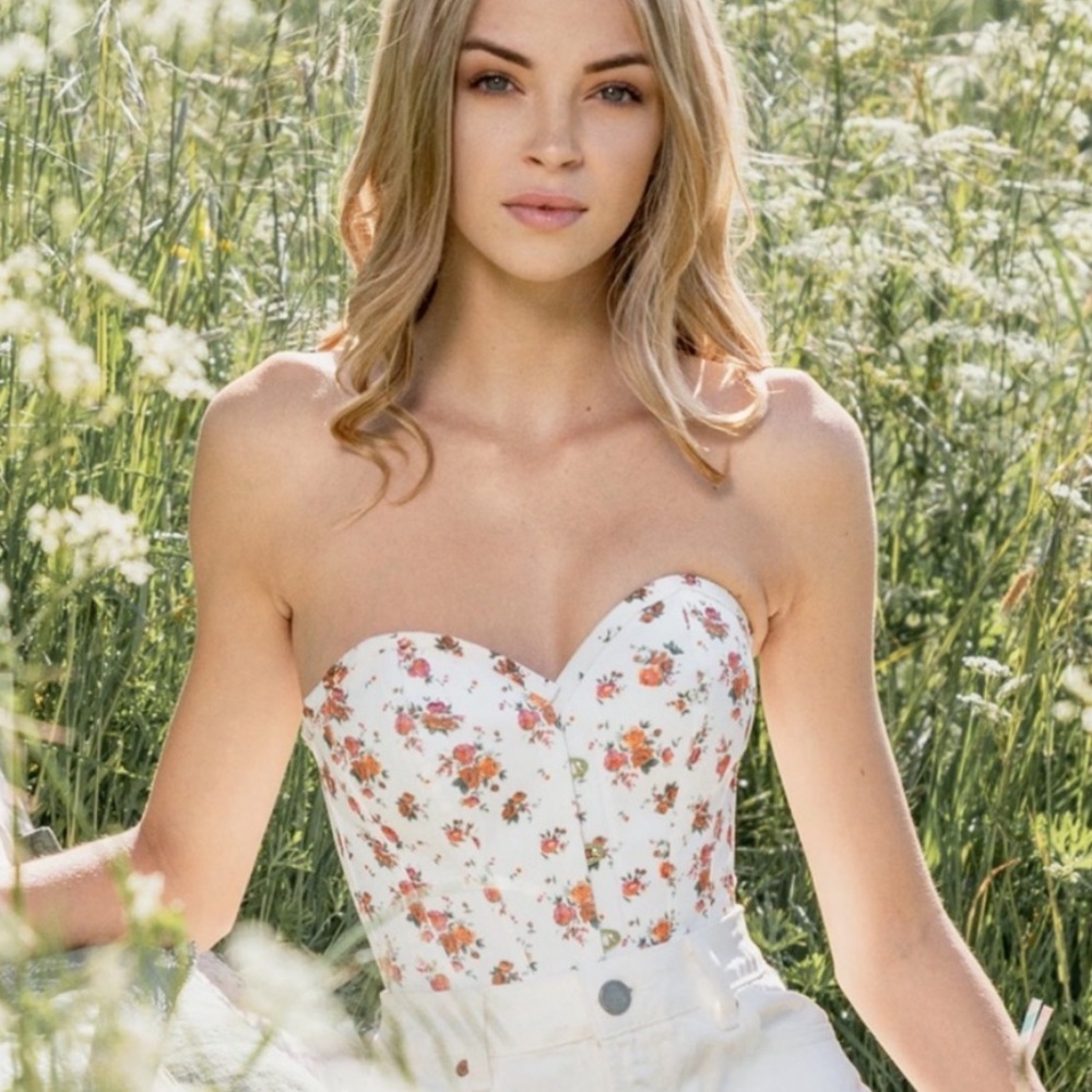 Corset Story Classic White Overbust Sweetheart Neckline Size 12